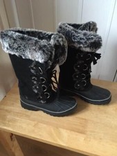Khombu Snow Boots Warm Fur Lined Size 4**REDUCED**