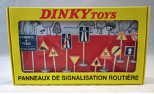 ATLAS EDITIONS - DINKY TOYS - ROAD SIGNS  - 12 PIECE SET