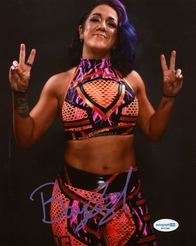 Posed ring gear - *posed, wwe