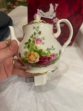 Royal Albert, Teapot Nightlight, "Old Country Roses NEW IN BOX