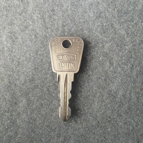Classic ford 186 fomoco key - classic,