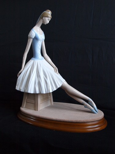 Nao lladro large retired - nao,
