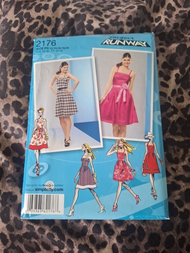 Vintage simplicity sewing