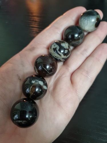 Black agate small - black, spheres