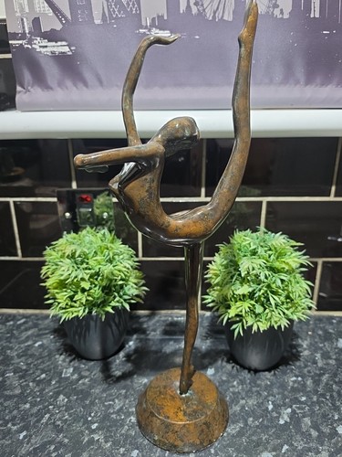 Beautiful bronze ballerina - bronze,