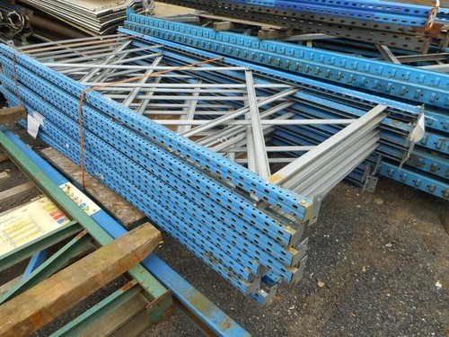 Pallet racking upright - ar,