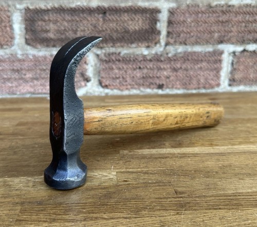 Vintage cobblers claw - claw, hammer