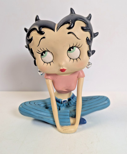 Betty boop sitting crossed - betty,