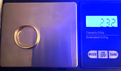 Hallmarked yellow gold - yellow, band
