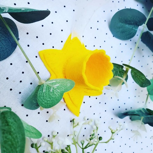 Marie curie yellow felt - marie,