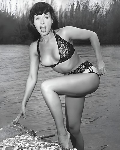 Bettie page pin vintage - bettie,