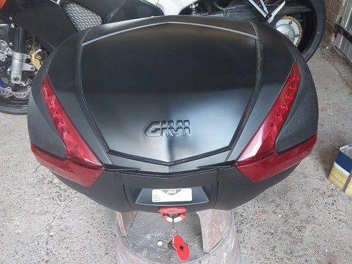 Givi v47 top box black - top,