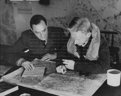 Spitfire pilot debriefing - spitfire,