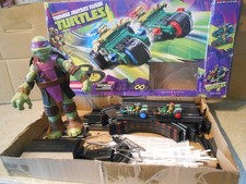 Carrera NINJA TURTLES LEONARDO vs RAPHAELS  slot Track Race Car Set