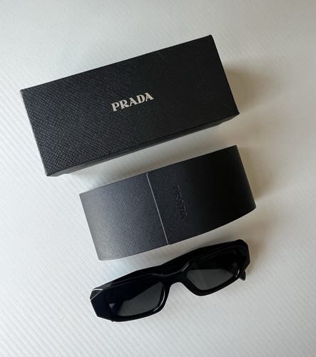 Prada square sunglasses black - prada,