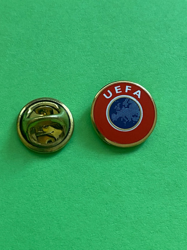 1960 vintage metal pin - 1),