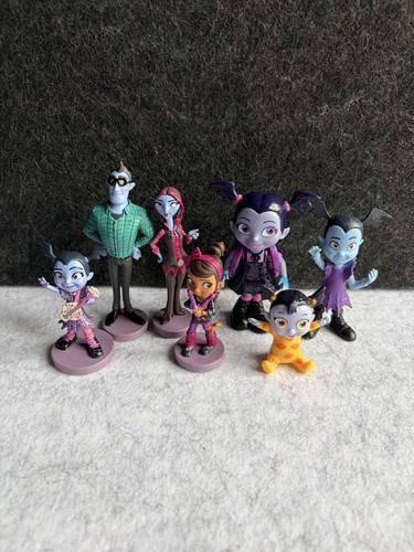 Disney store junior vampirina - disney,