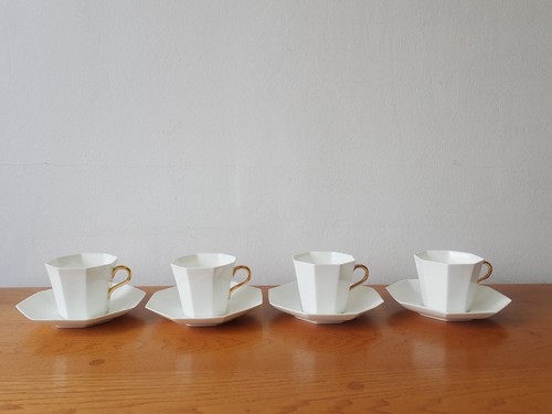 Pair wedgwood bone china - of,