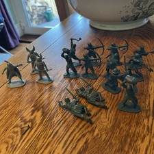 Vintage Airfix 1/32 Space Warriors x 3 & 12 medieval 