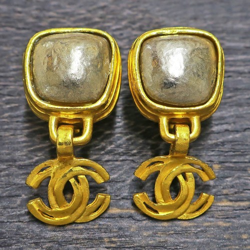 Chanel gold plated logos - gold,