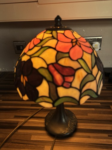 Tiffany table lamp iris - tiffany, in