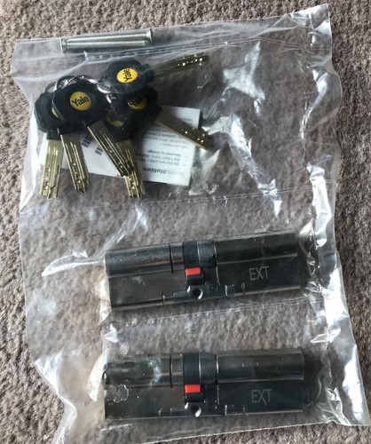 Yale door lock - door, cylinder