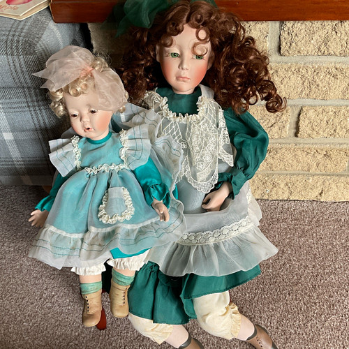 Porcelain girl dolls - dolls, lot