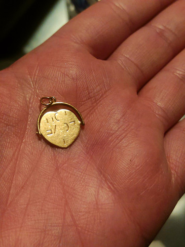9ct yellow gold - , love