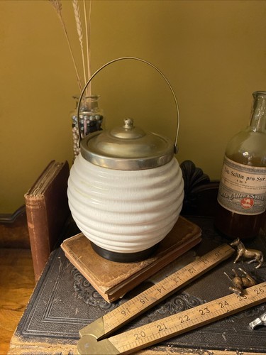 Vintage beehive biscuit barrel - biscuit,