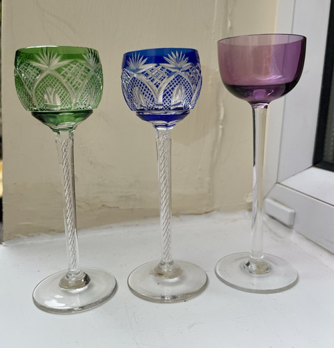 Set coloured cut - of, glass
