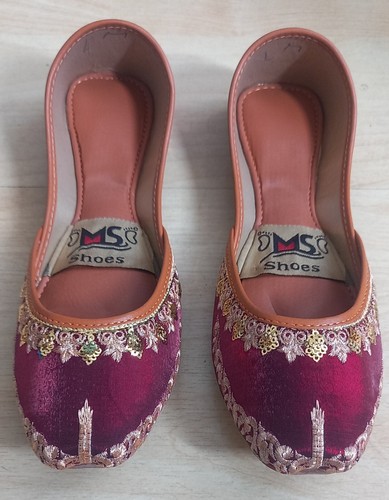 Pakistani indian khussa - /,