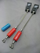 2 WYCHWOOD HANGER BOBBINS RED