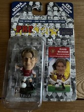 CORINTHIAN PROSTARS FIGURE-DAVID BECKHAM - MAN UNITED - PLATINUM EDITION- PRO220