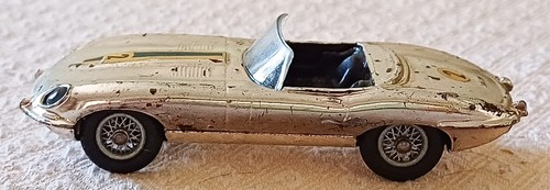 Corgi jaguar type silver - corgi,