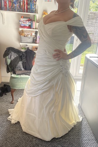 Sonsie ivory colourwedding - sonsie,