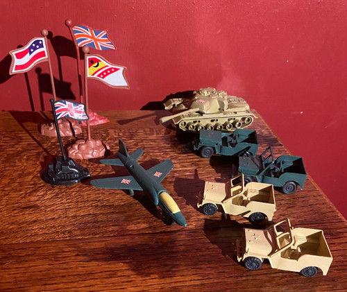 Toy soldier vehicle bundle - soldier,