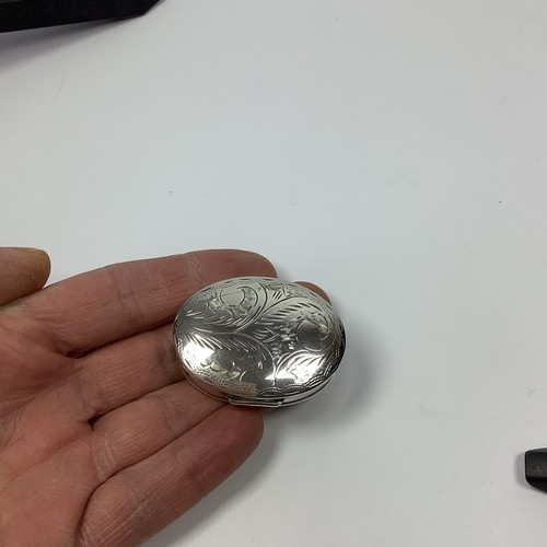Solid silver pill - pill, hinged