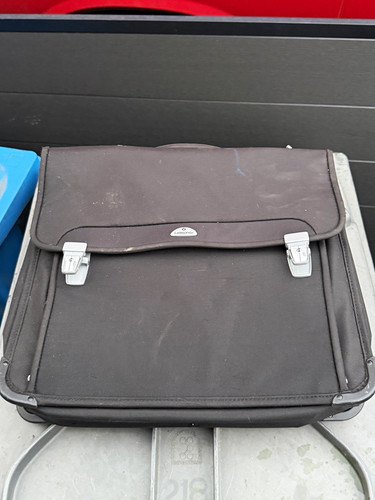 Samsonite black nylon - black, padded