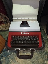 Lilliput Vintage Typewriter 