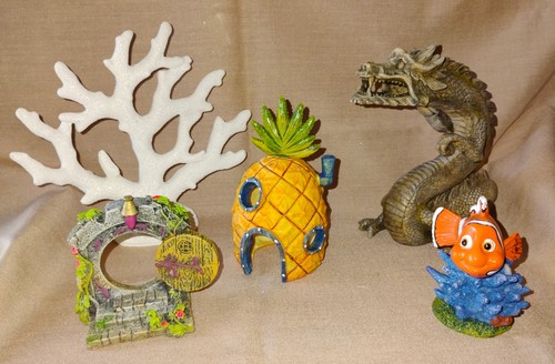 Lot five decorations for - decorations,