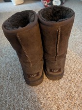 UGG Classic Short Chocolate