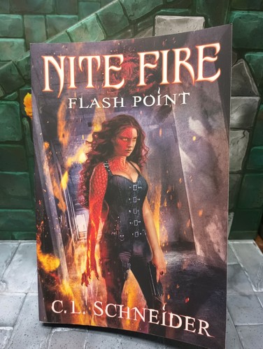 Nite fire flash - fire:, (volume