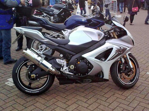 Suzuki gsxr 1000 single - k7, k8