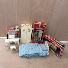 Sindy Pedigree Wardrobe, Bed &