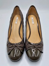 GEOX RESPIRA D24U9D ladies Khaki leather Quilted Court Shoes Uk Size 5 (Euro 38)