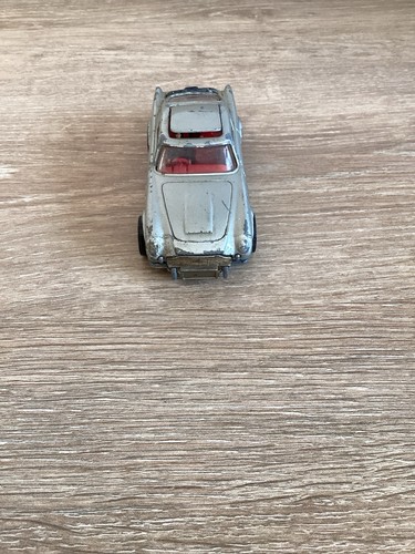 Corgi james bond aston martin - corgi,