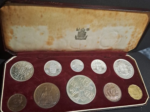 1953 crowned united - crowned,
