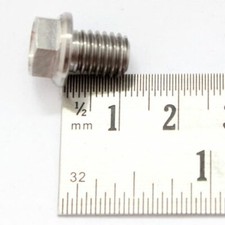 YZF-R1 M8 x 10mm TITANIUM hex