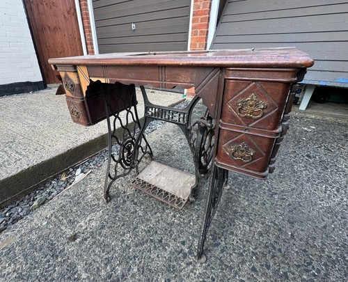 Singer sewing treadle - singer,