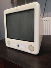 APPLE EMAC PPC. GOOD CONDITION. WORKING. COMES WITH WIRES AND ACCESSORIES.